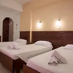 古维亚酒店 3*