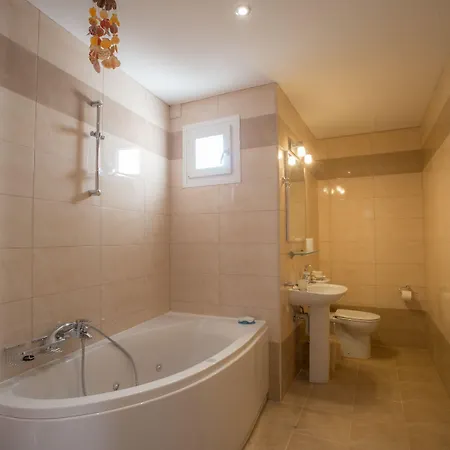 Gouvia Hotel Otel 3*